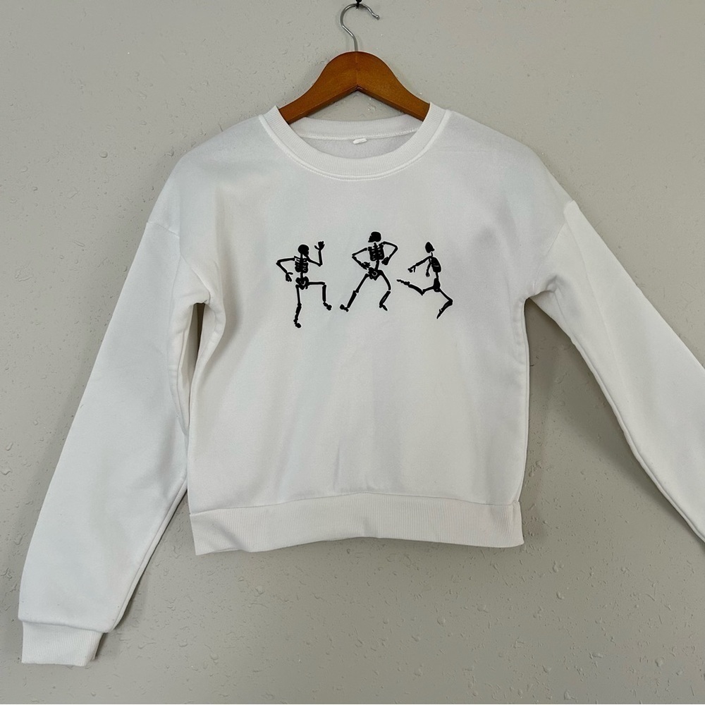 🦋 White Cropped Dancing Skeleton Crew Neck Sweatshirt Halloween Spooky Small